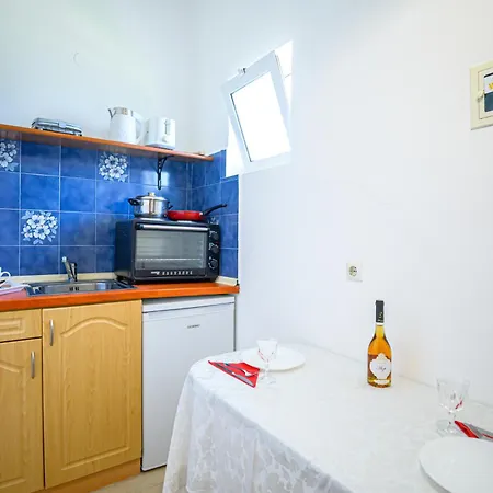Vlassis Studios * Mesongi